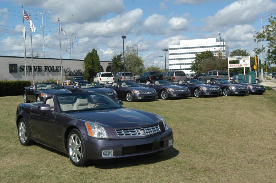  Cadillac XLR Roadster 2004 года  (фото 41 из 128)